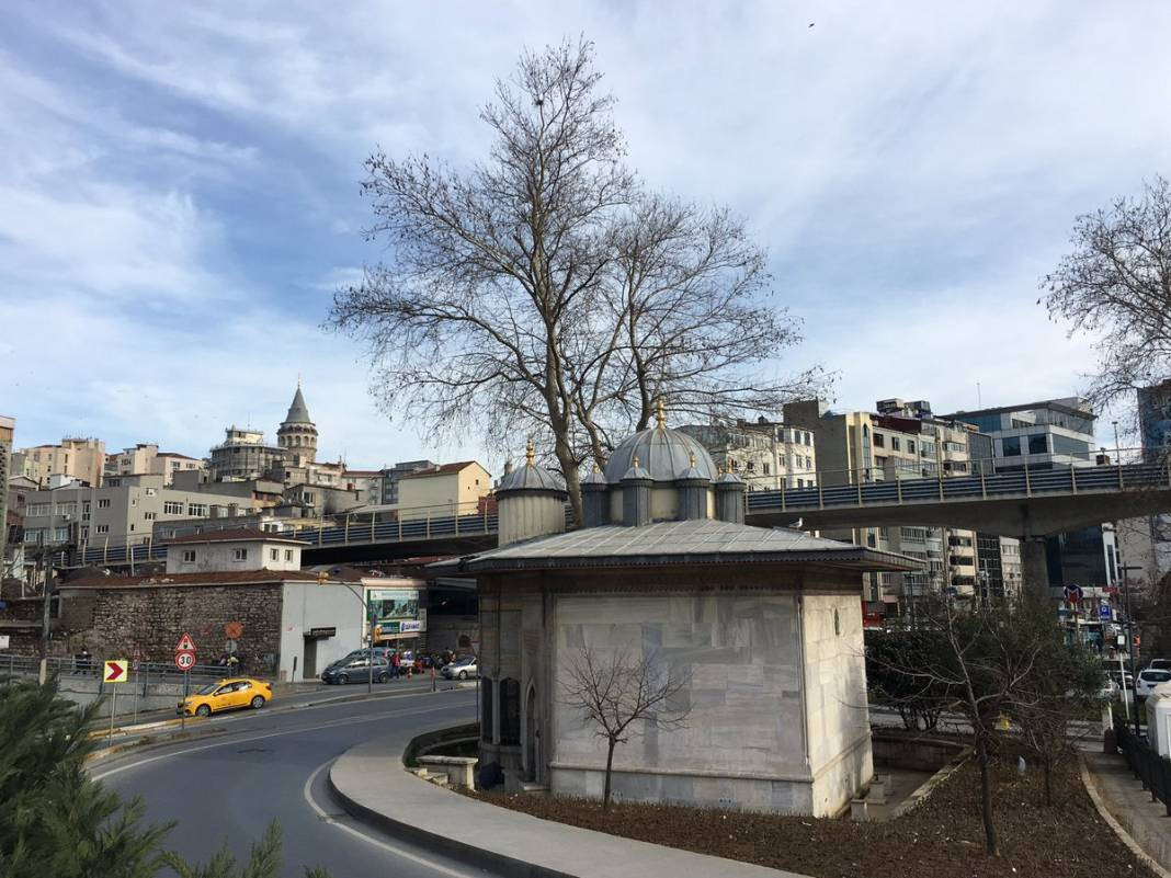 Binlerce İstanbullu her gün önünden geçiyor! İşte Saliha Sultan Çeşmesi’nin ilginç hikayesi - Resim: 20